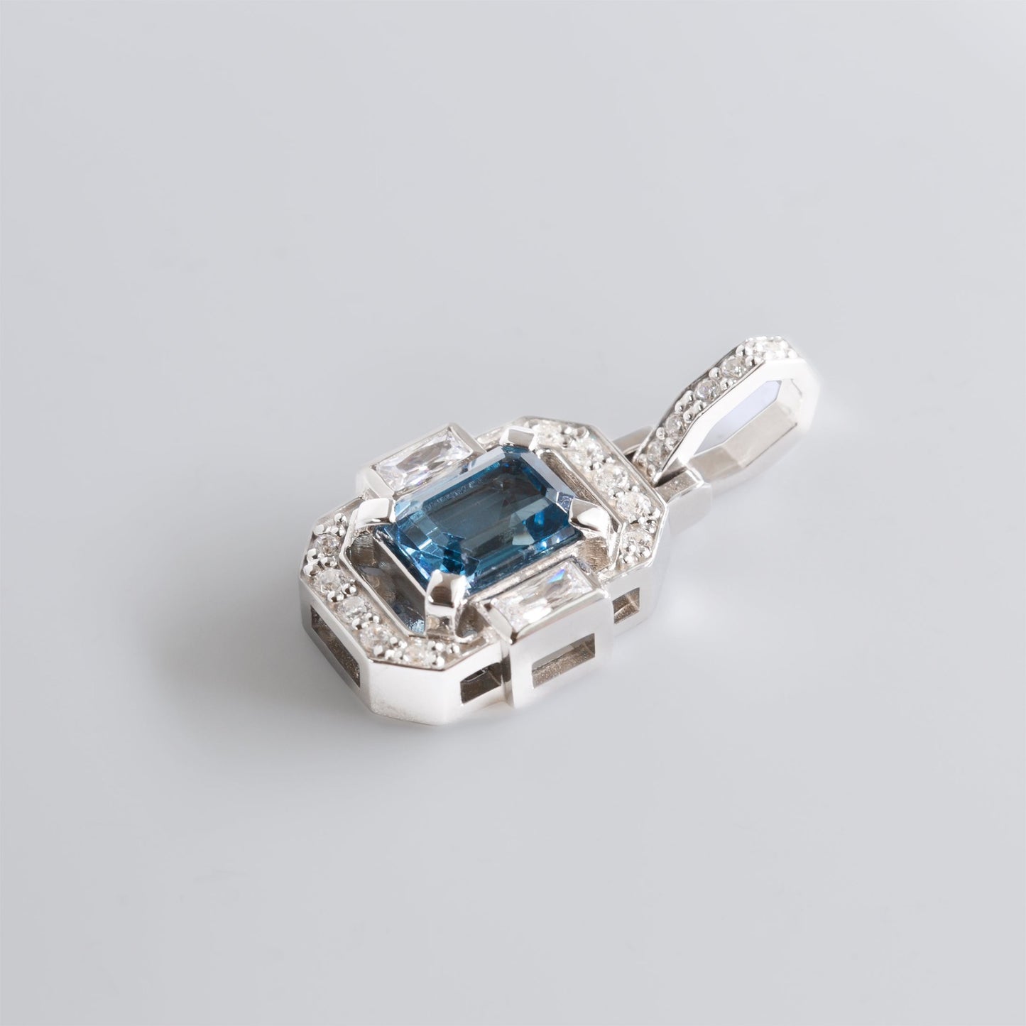 アバンダンス ネックレス Abundance Necklace ロンドンブルートパーズ セッティング